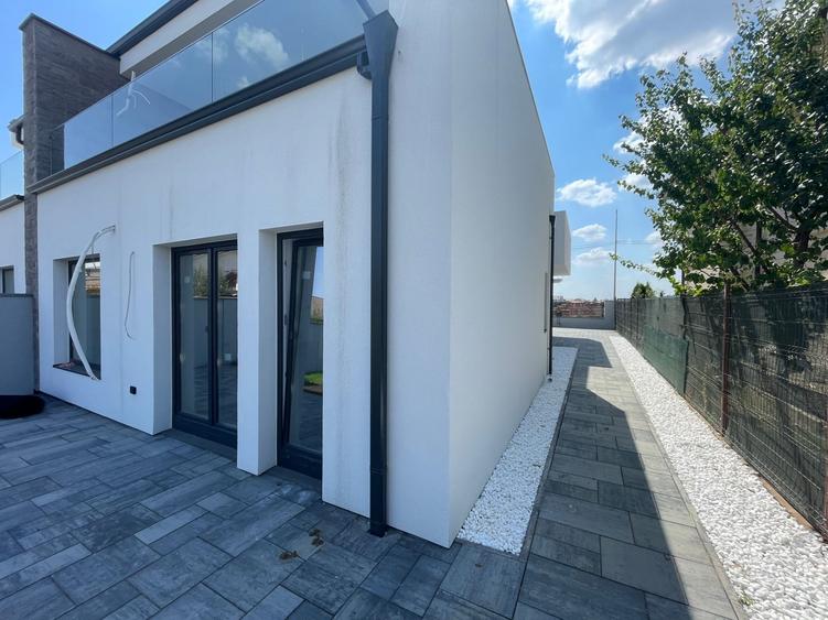 Duplex cu 4 camere cu Canalizare în Dumbrăvița