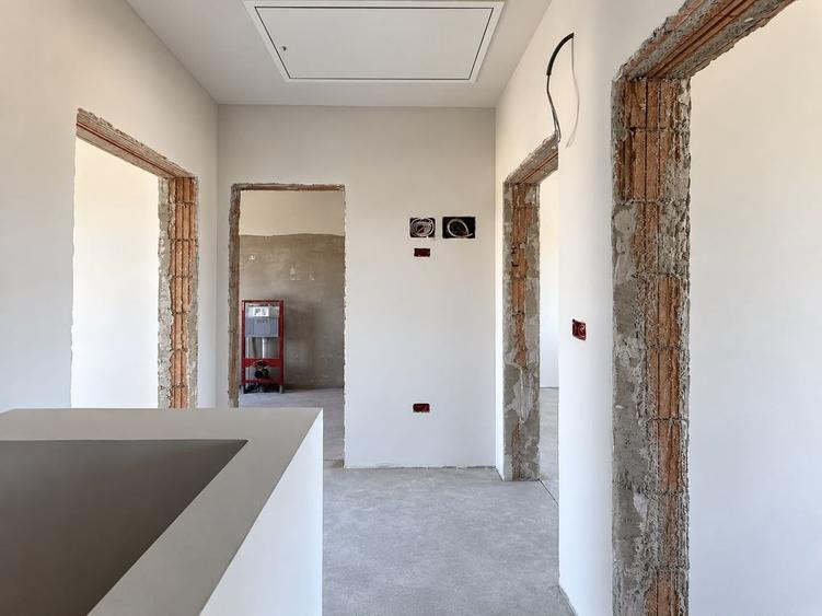 Duplex cu 5 camere cu Canalizare în Moșnița Nouă