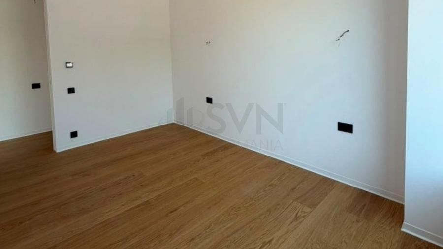Apartament cu 4 camere decomandat în Barbu Văcărescu