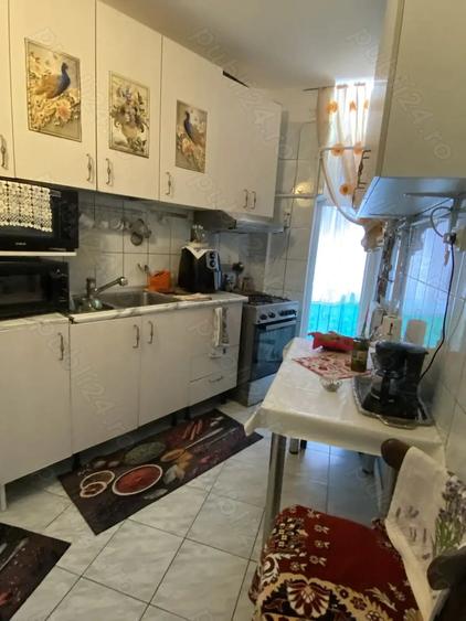 Apartament cu 5 camere decomandat în Armeneasca