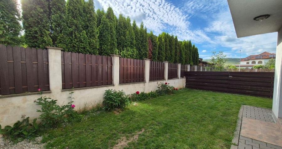 Duplex cu 4 camere cu Canalizare în Florești