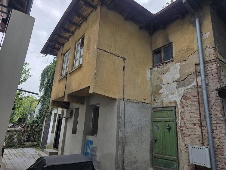 Casă cu 2 camere cu Teren 204 Mp în Universitate
