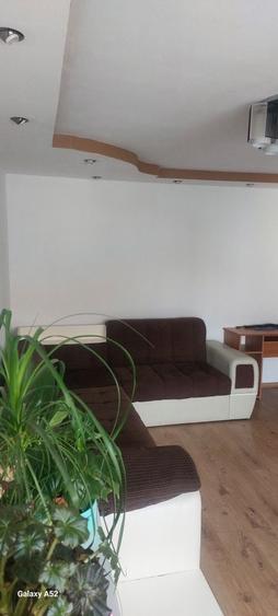 Apartament cu 3 camere decomandat în Lazaret