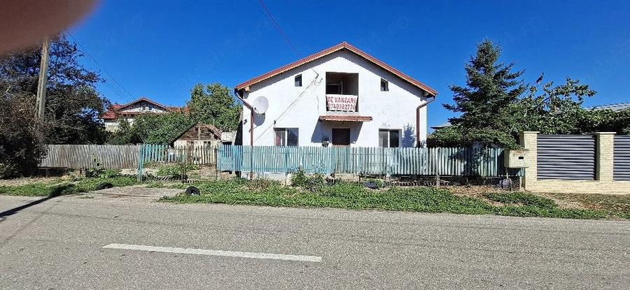 Casă cu 4 camere cu Teren 1000 Mp în Bâldana