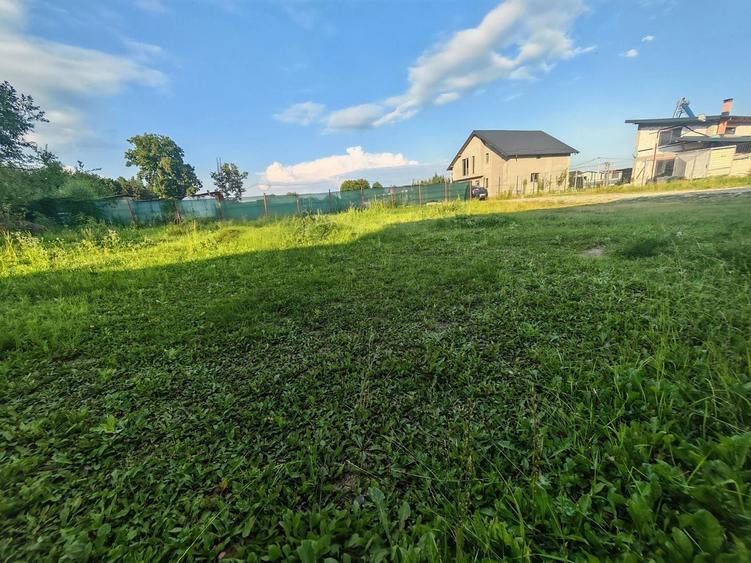 Teren Construcții intravilan de 500 mp, în Piscani