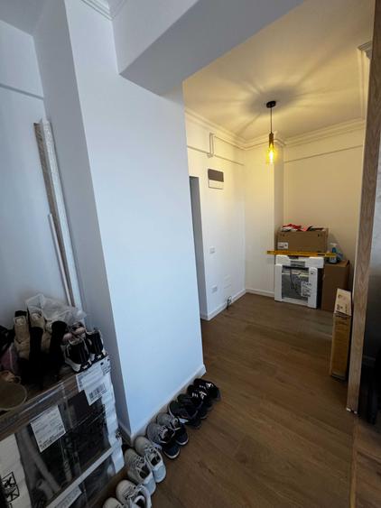 Apartament cu 3 camere semidecomandat în Lunca Cetățuii
