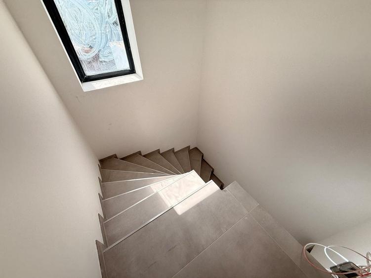 Apartament cu 4 camere decomandat în Unirii