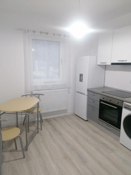 Garsonieră decomandată în Central