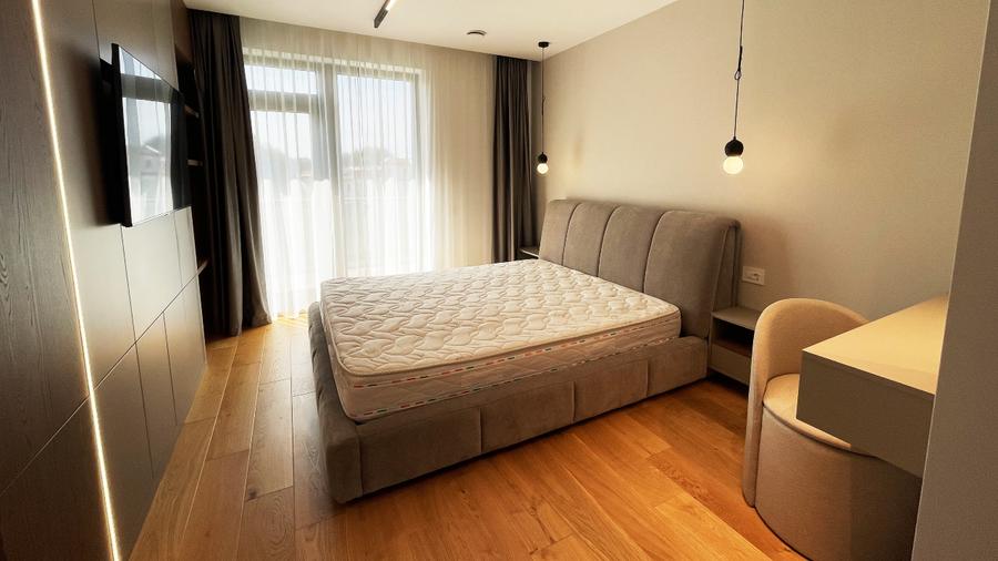 Casă individuală cu 5 camere cu Teren 562 Mp în Corbeanca