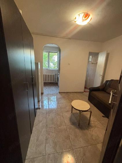 Garsonieră decomandată în Viilor