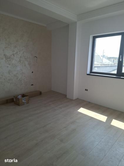 Casă cu 4 camere cu Teren 400 Mp în Pielești