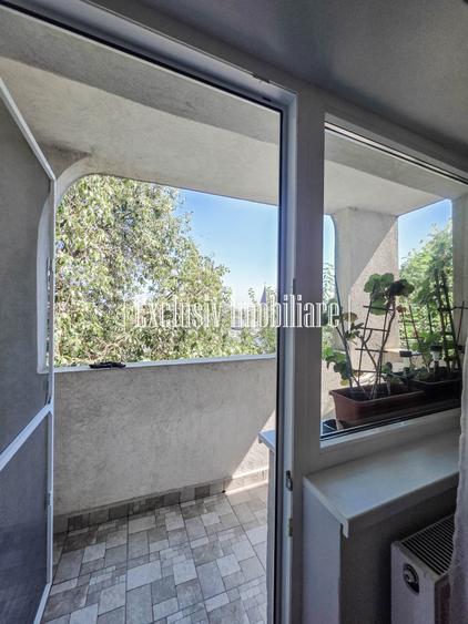 Mega Image - Tomis 3 - Apartament 2 Decomandat 60 mp Renovat - Mobilat Clasic - 2