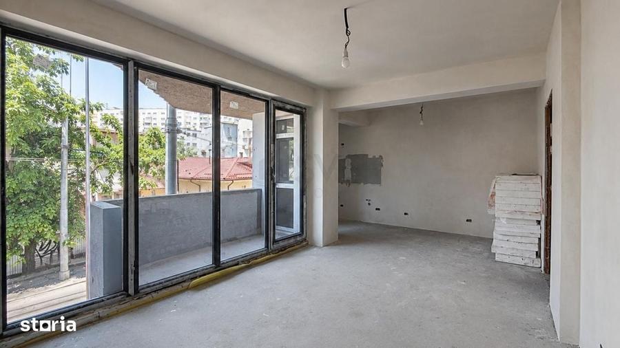 Apartament cu 3 camere semidecomandat în Ștefan cel Mare