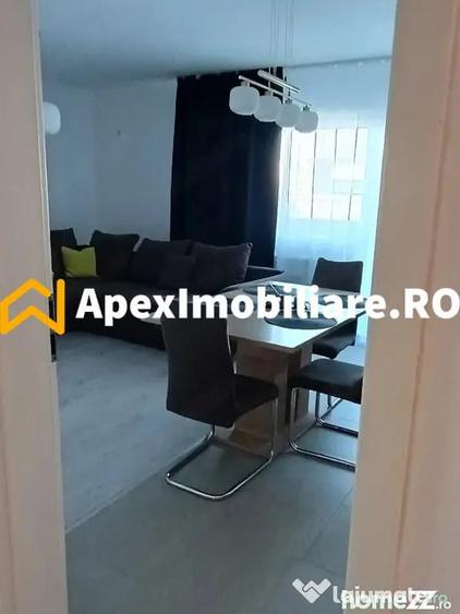Apartament cu 3 camere decomandat, mobilat în Central