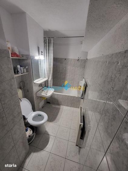 Apartament cu 3 camere decomandat în 9 Mai
