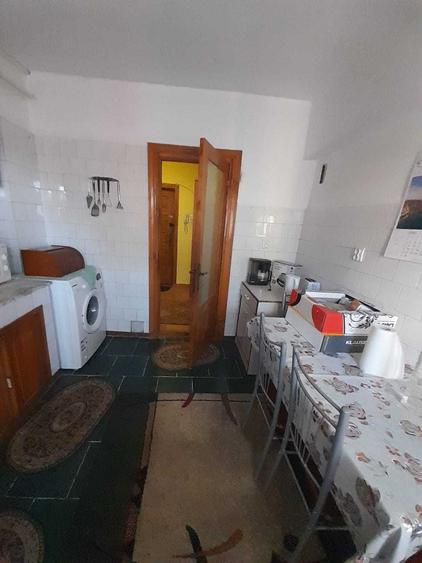 Apartament cu 3 camere decomandat în Nicolae Bălcescu