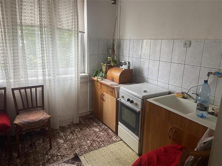 Garsonieră decomandată, mobilată în Gară