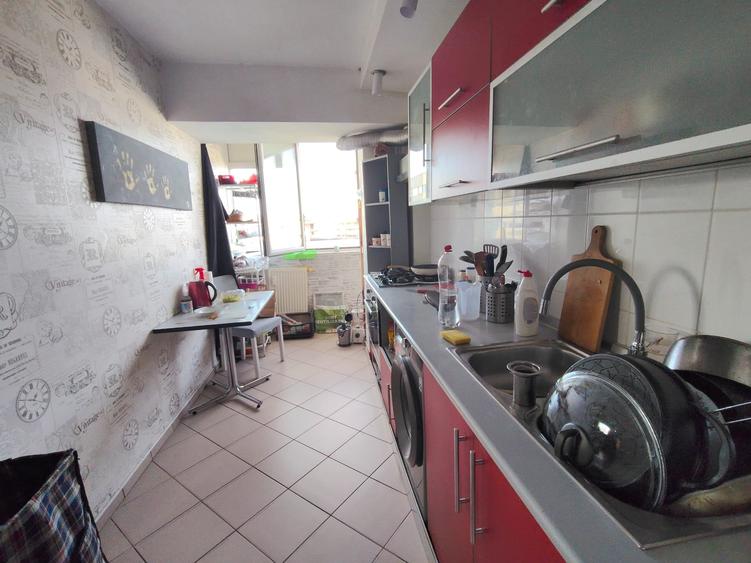 Apartament cu 3 camere decomandat în Pantelimon
