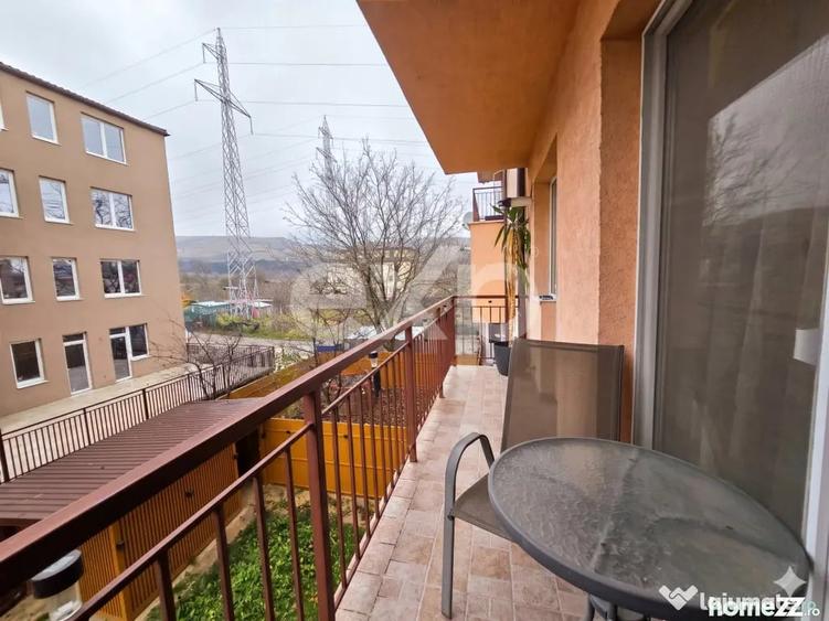 Apartament cu 4 camere decomandat în Florești