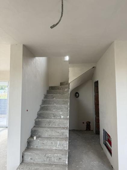 Casă cu 3 camere în Ipotești