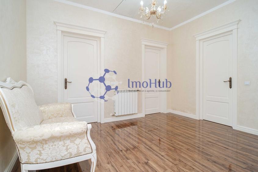 Casă individuală cu 7 camere cu Canalizare în Nicolina