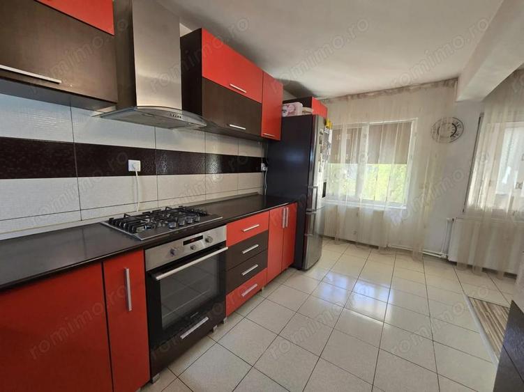 Casă cu 6 camere cu Teren 293 Mp în Năvodari
