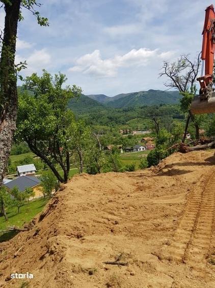 Teren de 4120 mp, în Uric
