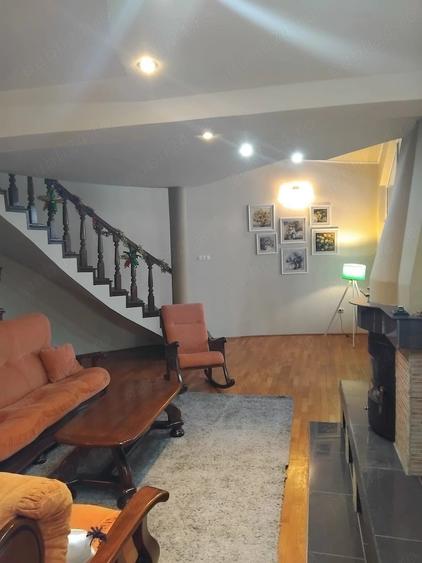 Casă cu 3 camere cu Teren 1200 Mp în Central