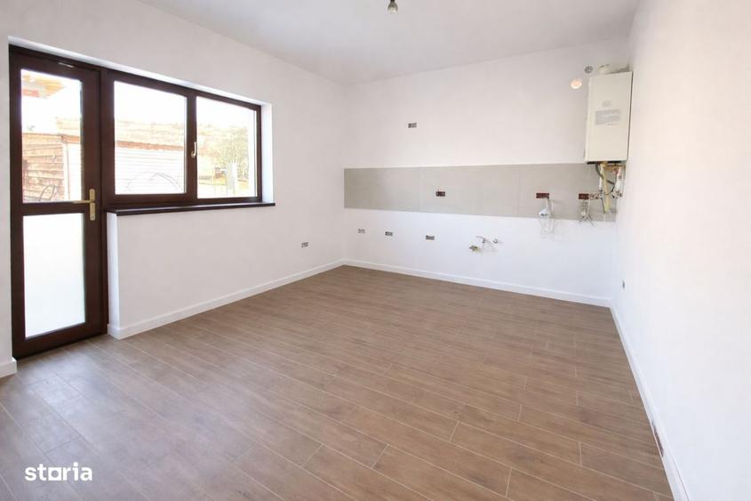 Casă cu 4 camere în Tomești