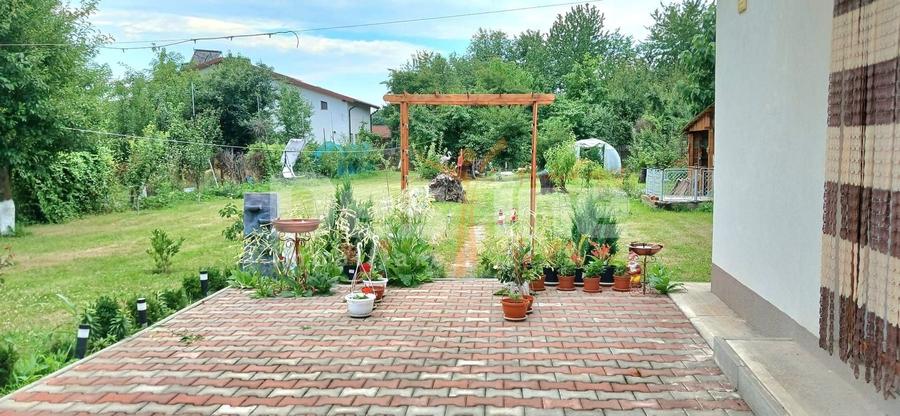 Duplex cu 3 camere cu Canalizare în Central
