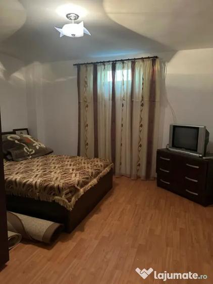 Casă cu 4 camere cu Teren 1105 Mp în Strejnicu