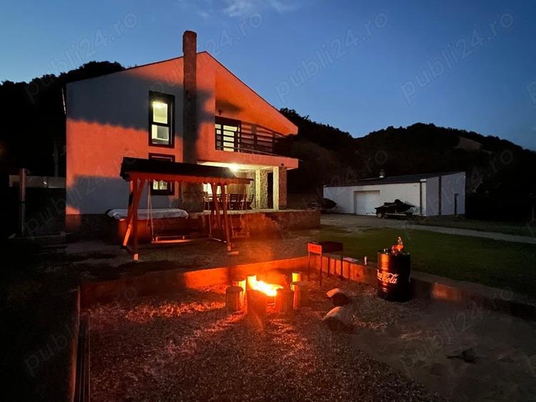 Casă cu 4 camere cu Teren 2000 Mp în Divici
