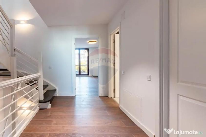 Casă cu 5 camere cu Teren 252 Mp în Corbeanca