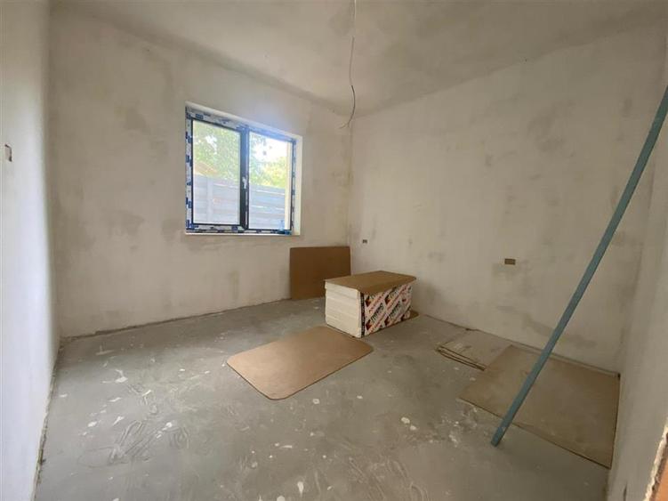 Casă cu 4 camere cu Teren 520 Mp în Breazu