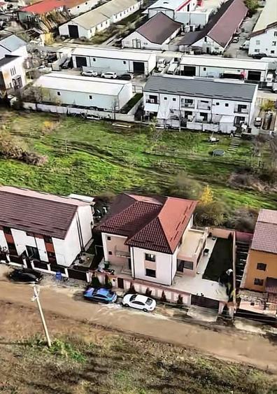 Casă cu 4 camere cu Teren 350 Mp în Central