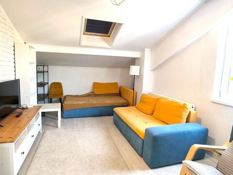 Apartament cu 2 camere decomandat în Titulescu