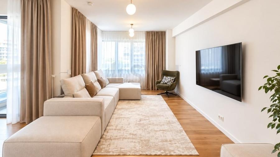 Apartament cu 3 camere semidecomandat în Aviației