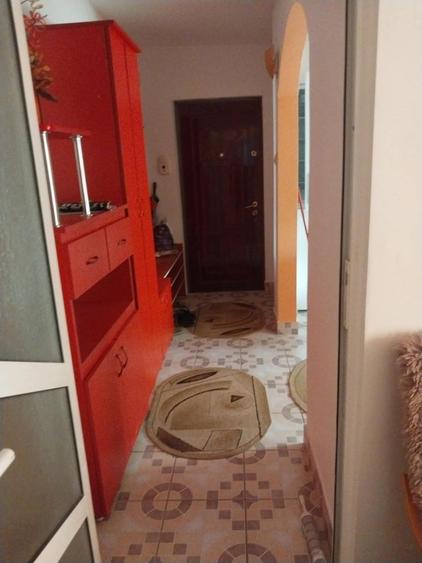 Apartament cu 2 camere semidecomandat în Pod