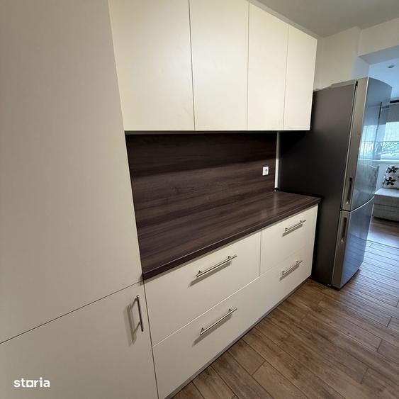 Apartament cu 4 camere, mobilat în Central