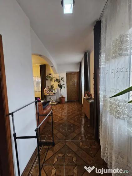 Casă cu 3 camere cu Teren 279 Mp în Brestei