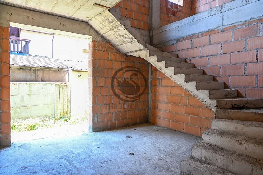 Casă cu Teren 384 Mp în Central