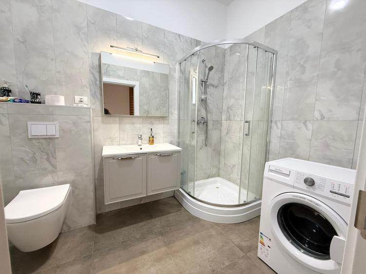 Duplex cu 4 camere cu Piscina în Tunari