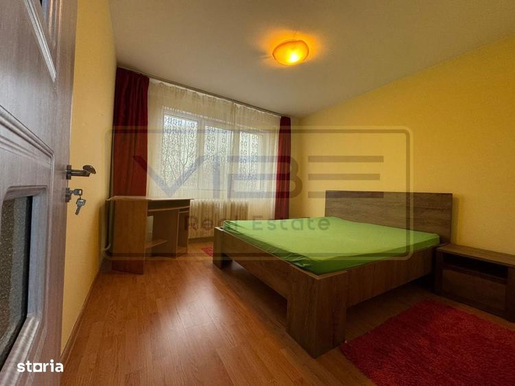 Apartament cu 3 camere semidecomandat în Tătărași