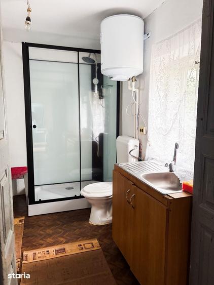 Casă cu 6 camere cu Teren 1247 Mp în Frăsinet