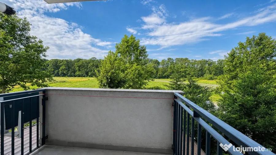 Apartament cu 3 camere semidecomandat în Băneasa