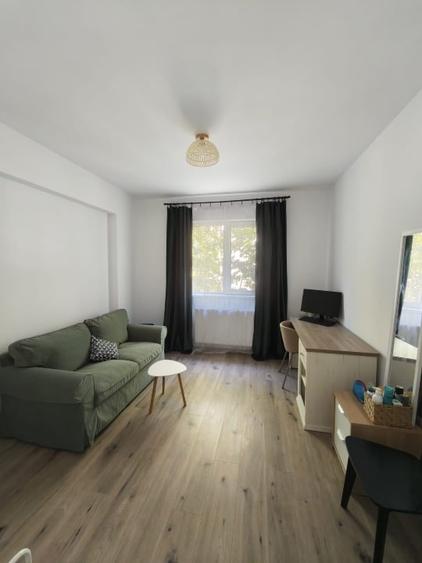 Apartament cu 3 camere decomandat, mobilat în Dobroești