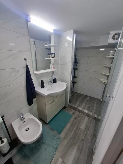 Duplex cu 6 camere cu Garaj în Aradul Nou