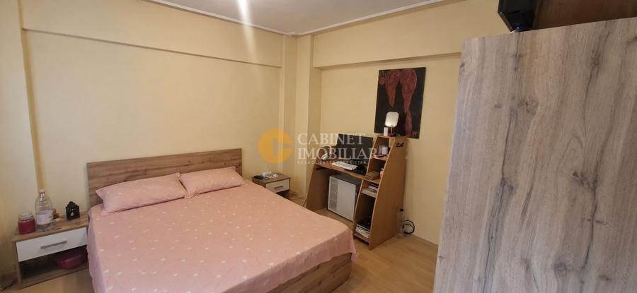 Apartament cu 2 camere decomandat, mobilat în Hala Centrală