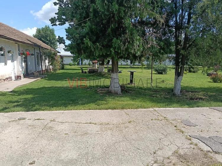 Spațiu comercial, de 10,000 mp, în Central