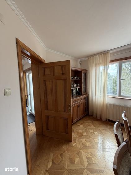 Casă cu 4 camere cu Teren 4400 Mp în Peștișani